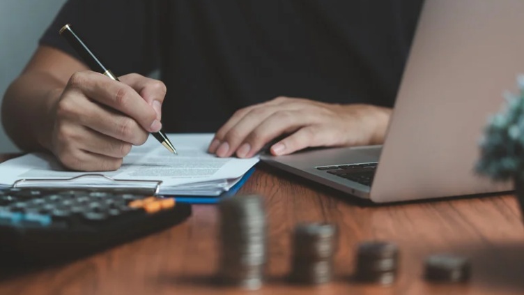 Dlaczego przestępcy polegają na gotówce i co to oznacza dla compliance AML